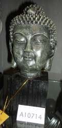 Estatua de Buda sobre Pedestal (25 cm) &ndash; Decoraci&oacute;n al por Mayor