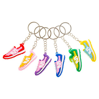 LLAVEROS DE ZAPATILLAS DEPORTIVAS - MIX DE COLORES (48 uds)